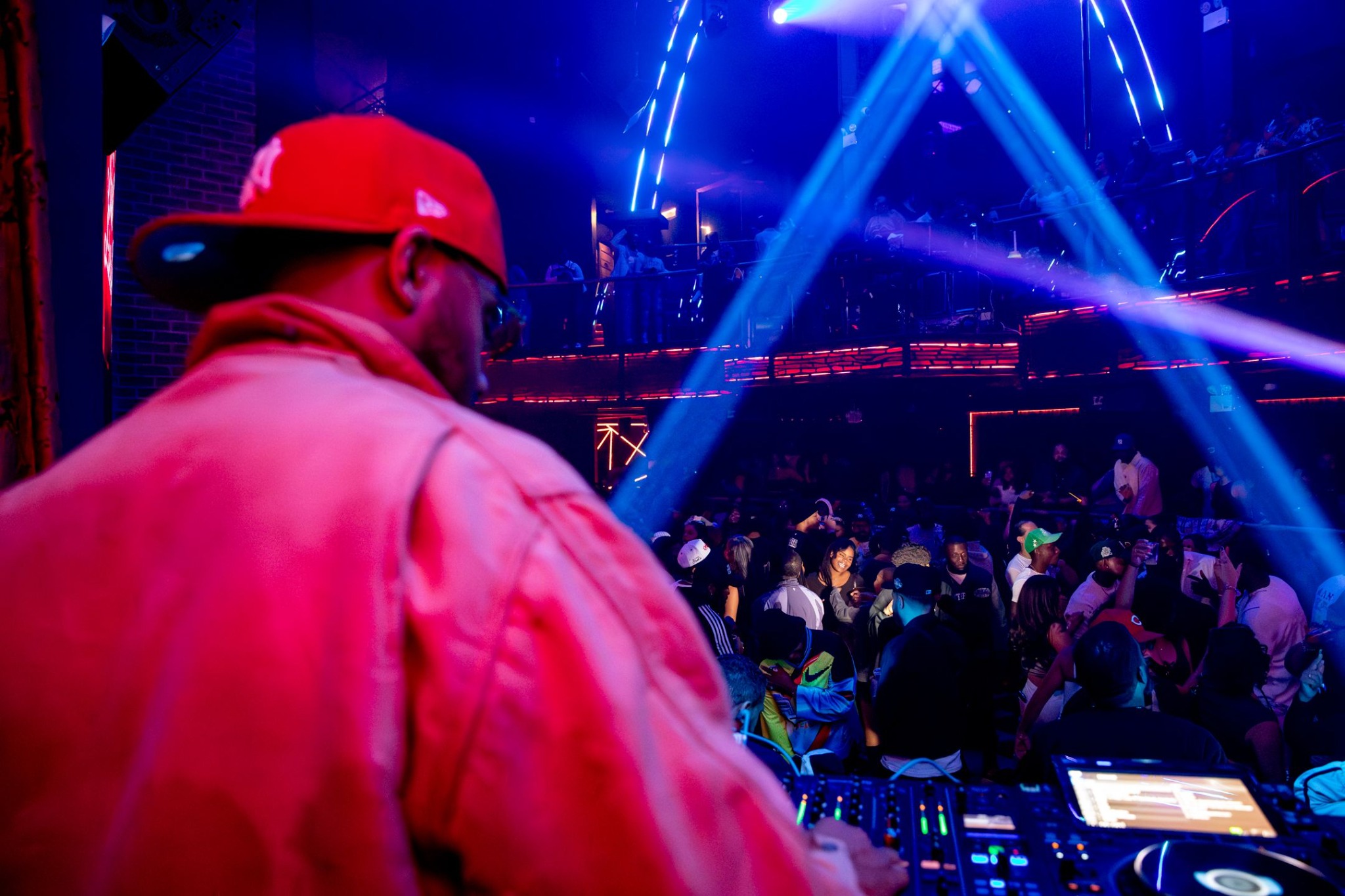 Gabriel Amand playing to the crowd at The RNB Party 2024